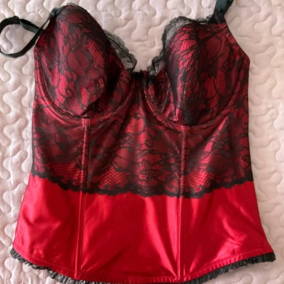 Cacique Red and Black Lace Bra - Picture 7 of 13